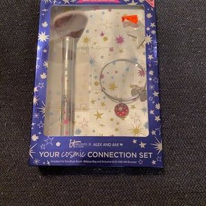 It Cosmetics And Alex & Ani Set